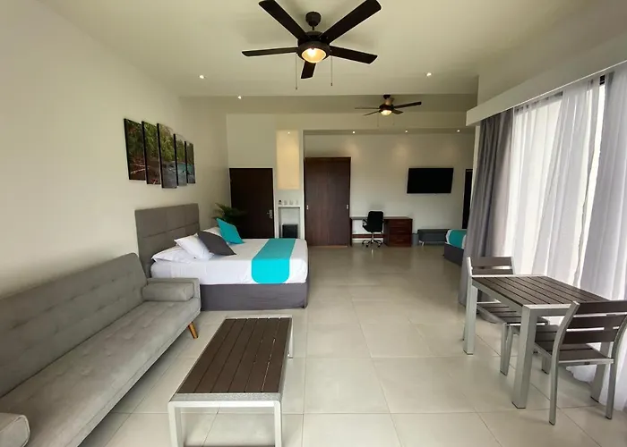 Hotel Naoz