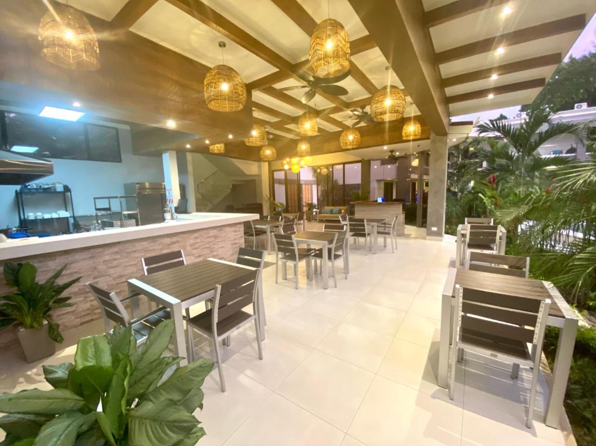 Naoz Hotel 3*